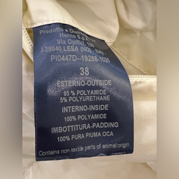 Herno Slim Fit Water Repellent  Vest - Picture 5 of 6